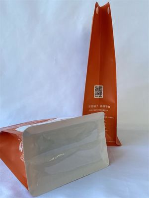 Fond plat biodégradable Tenez le gousset de poche avec la fenêtre