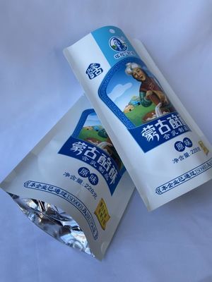 Les sachets de nourriture métallisés tiennent le sac de nourriture de papier d'emballage de fenêtre claire